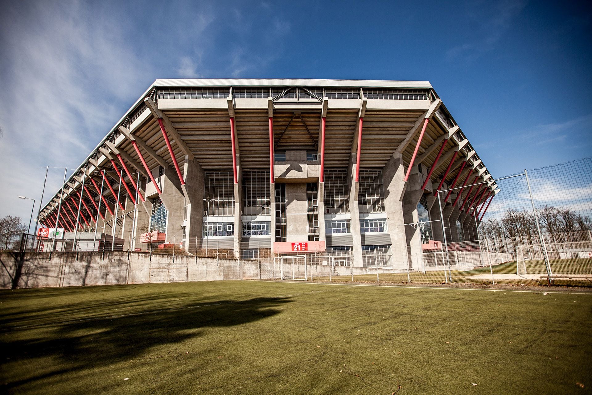 Fritz-Walter-Stadion Südostansicht