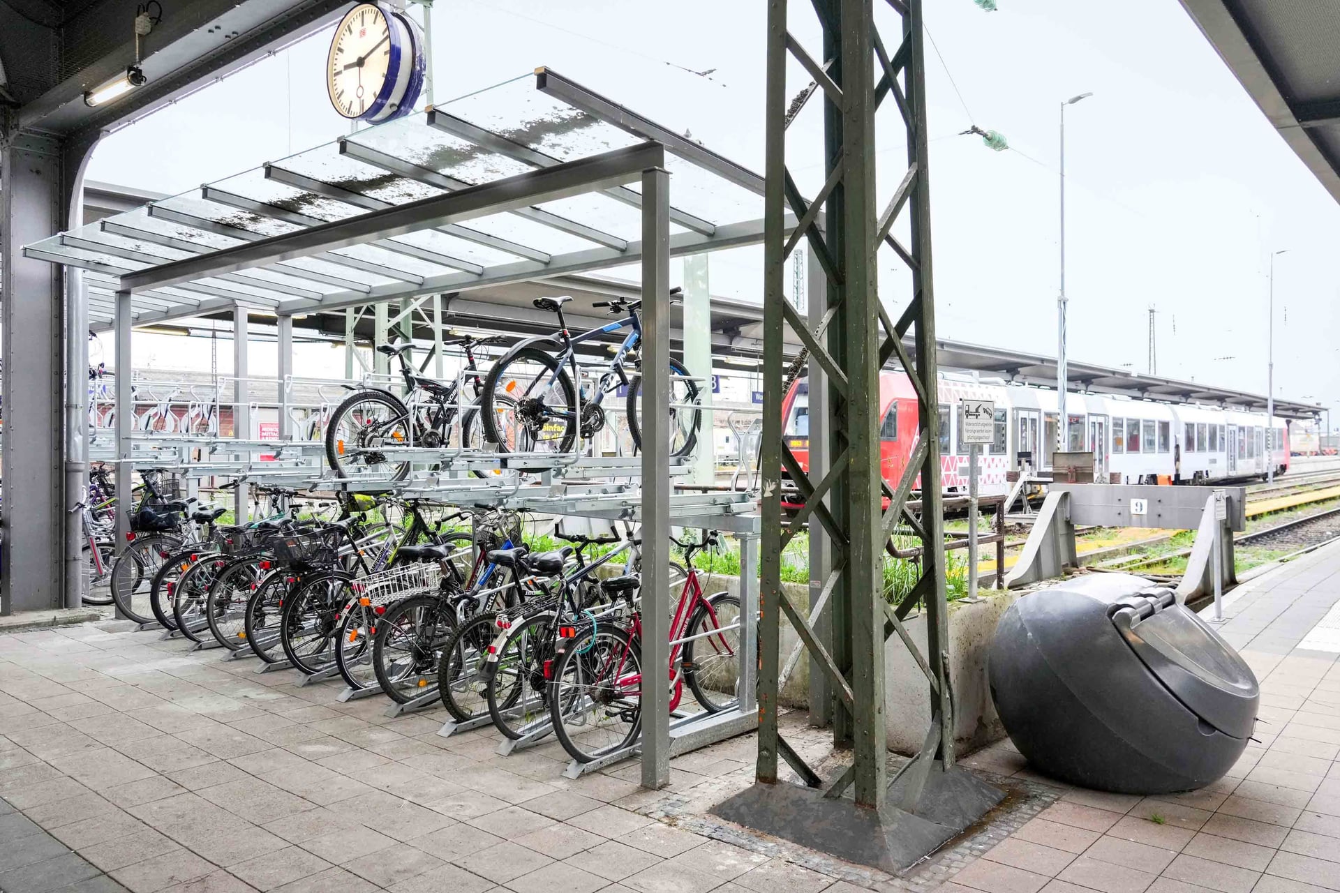 Überdachte Fahrradstellplätze